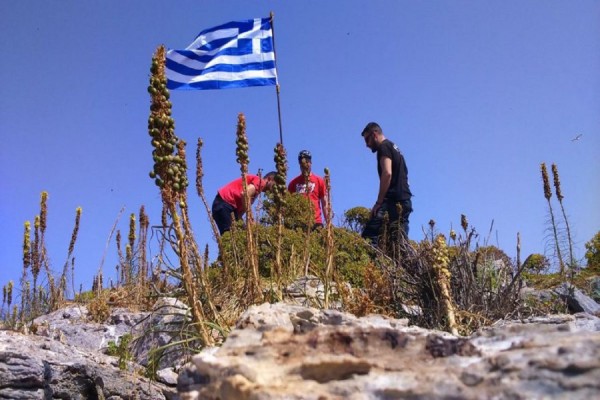 Ντοκουμέντο από την «Ανθρωποφάς» - «Μύλος» με την ελληνική σημαία, νευρικότητα στην Αθήνα (pic&vid)