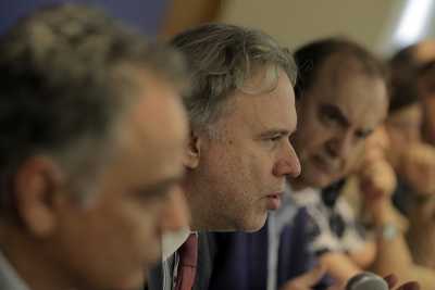 Ο Κατρούγκαλος αν και απο άλλη θέση ζητά να επιστρέψουν οι διαθέσιμοι στις θέσεις τους