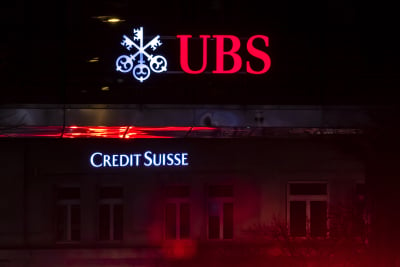 Εξαγορά της Credit Suisse από την UBS: «Η εξαφάνιση ενός ζόμπι γέννησε ένα τέρας» -Τι γράφουν οι ελβετικές εφημερίδες