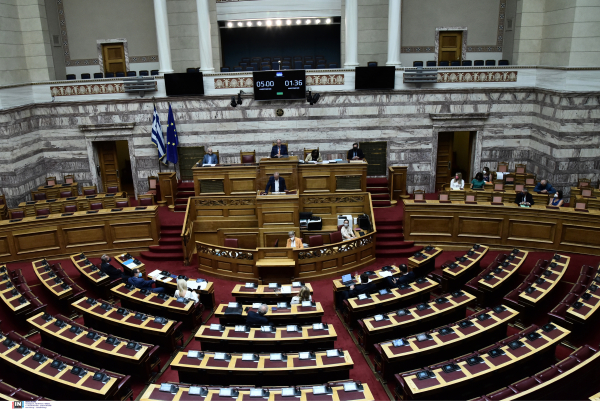 Και η Βουλή στην εξοικονόμηση ενέργειας, κλείνουν τα φώτα