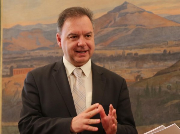 «Καμπανάκι» από το Γραφείο Προϋπολογισμού: Κλείστε άμεσα την αξιολόγηση