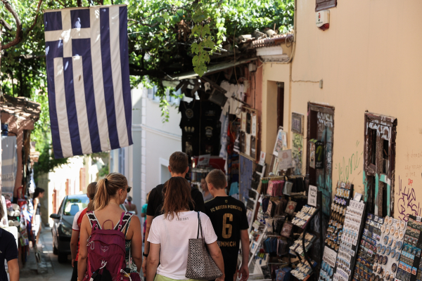 Θωμαΐδης: «Αργή αποκλιμάκωση τον Αύγουστο» - Ποια νησιά είναι στο «κόκκινο»