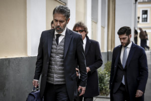 Υπόθεση Novartis: Aναφορά Φρουζή για τους τραπεζικούς λογαριασμούς του