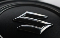 Η SUZUKI υιοθετεί νέο έμβλημα μετά από 22 χρόνια