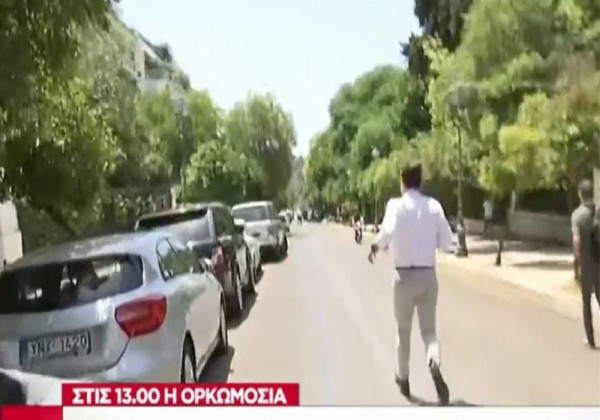 Ο Υποφάντης έγινε «Viral»: Τρέχει να προλάβει τον Κυριάκο Μητσοτάκη στο προεδρικό μέγαρο (vid)