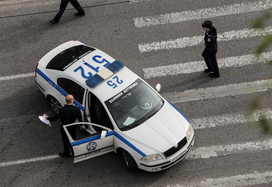 Μακελειό σε χωριό της Κρήτης: «Γάζωσαν» σπίτια - Τρεις νεκροί