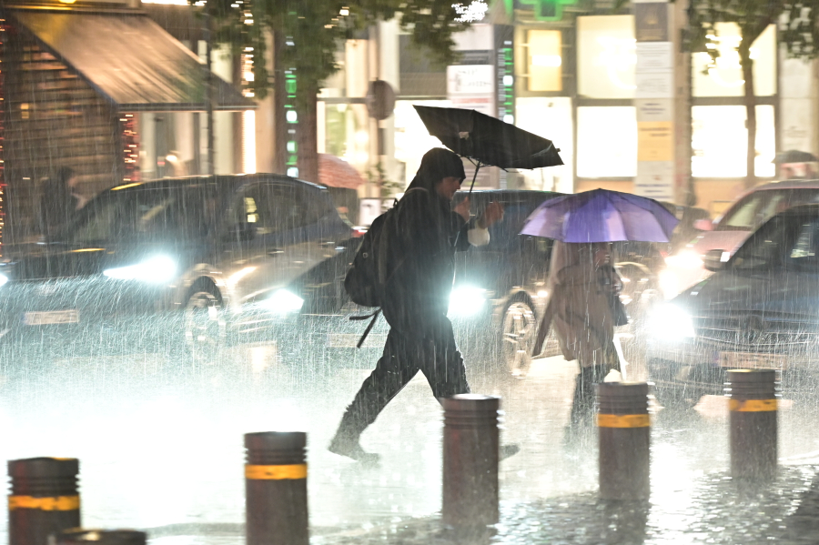 Κακοκαιρία Byron: Σε επιφυλακή ένοπλες δυνάμεις, ΔΕΔΔΗΕ και ΕΚΑΒ - «Ακολουθήστε τις οδηγίες του 112»