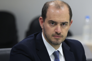 Κώτσηρας: Ψηφιοποίηση, επενδύσεις και ελαφρύνσεις στον πυρήνα του φορολογικού σχεδιασμού