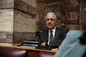 Στάση αναμονής τηρεί το Μαξίμου στην υπόθεση Αβραμόπουλου
