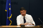Κορονοϊός: Και επίσημα απαγορεύονται οι συναθροίσεις από αύριο
