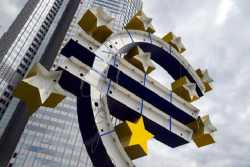 Η ΕΚΤ θα διατηρήσει τα χαμηλά επιτόκια για μεγάλο διάστημα