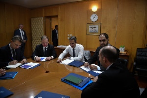 Στο υπουργείο Υποδομών και Μεταφορών ο Κ. Μητσοτάκης - Σε εξέλιξη σύσκεψη