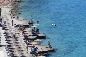 Καύσωνας έως Παρασκευή: Θα δούμε 44+ βαθμούς λένε οι μετεωρολόγοι - Οι «τυχερές» περιοχές (Βίντεο)