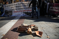 Λάρισα: Τέσσερα χρόνια κοροϊδίας – Σε κοντέινερ παραμένουν οι σεισμόπληκτοι