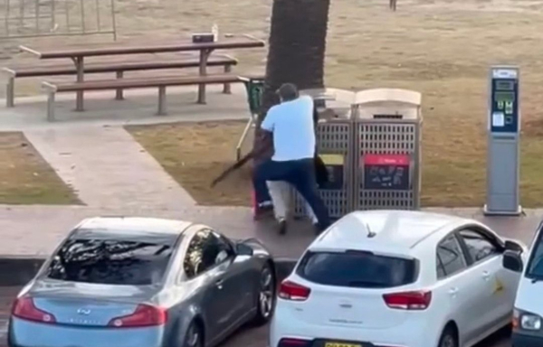 Επίθεση στο Σίδνεϊ: Πατέρας και γιος «οι δύο τρομοκράτες» - Ανάμεσα στους 16 νεκρούς ένας εκ των δραστών