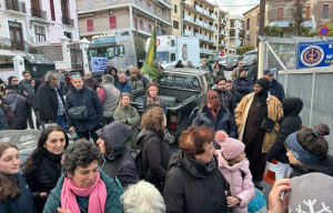 Λέσβος: Μαζική κινητοποίηση αγροτοκτηνοτρόφων για τον αφθώδη πυρετό (εικόνες)