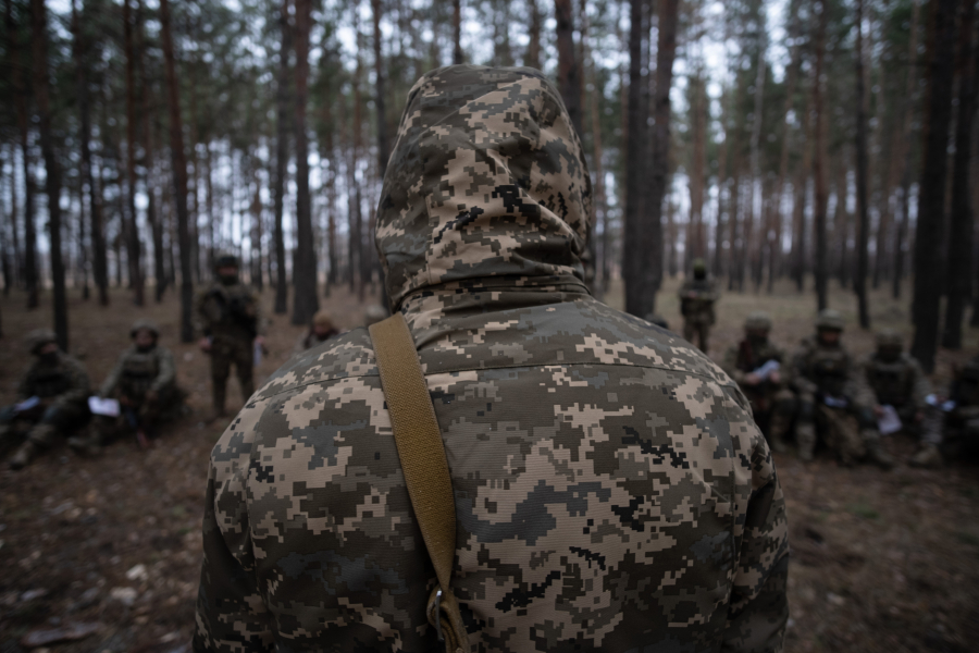 Ουκρανοί στρατιώτες βρήκαν λίγη γαλήνη στα μοναστήρια του Αγίου Όρους (Βίντεο)