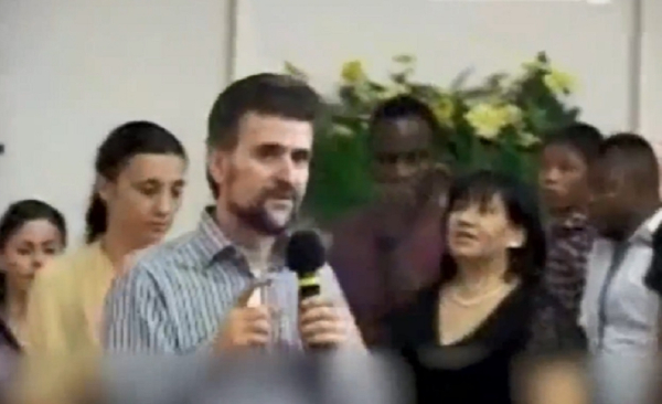 Μακρινό το παρελθόν της «Εκκλησίας των Εθνών»: Ο Αντρέας που «θεράπευε» στην Αθήνα και εξαφανίστηκε μετά από σκάνδαλο (βίντεο)