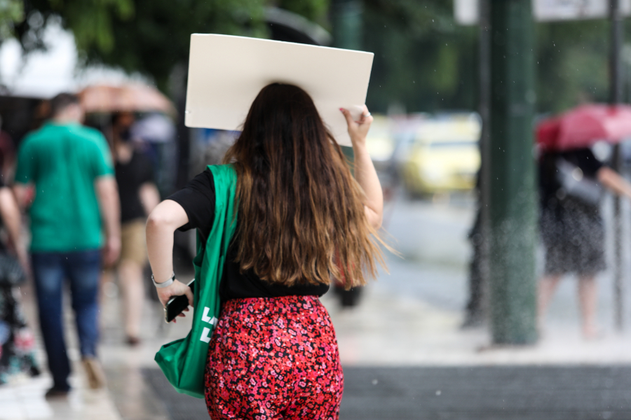 Καιρός: Oδηγίες για τα ακραία καιρικά φαινόμενα της «Αθηνάς»
