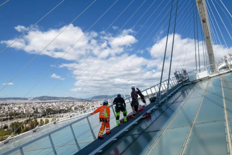 «Ξεψαχνίζουν» τη στέγη Καλατράβα στο ΟΑΚΑ - Σε εξέλιξη έλεγχος των μεταλλικών κατασκευών