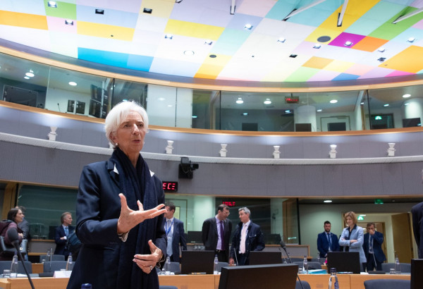 Λαγκάρντ: Η ευρωζώνη χρειάζεται δημόσιες επενδύσεις για τόνωση ζήτησης