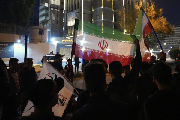 Κλιμάκωση του Ιράν: Αιματηρή καταστολή, εκατοντάδες νεκροί και απειλές κατά ΗΠΑ και Ισραήλ