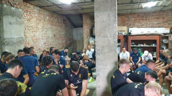 «Πανικός» στην Ουκρανία: «Ήχησαν» σειρήνες πολέμου στο Λβιβ – Μέταλιστ, έτρεξαν στο καταφύγιο οι παίκτες (Εικόνες & βίντεο)