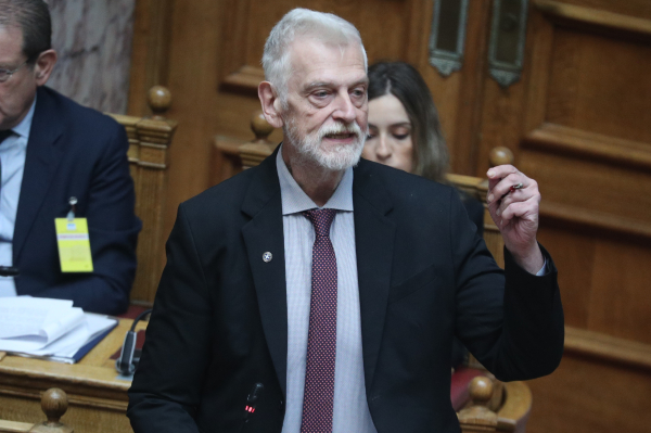 Ο Γ. Λοβέρδος βγήκε φωτογραφία με την Κίμπερλι επειδή… έπρεπε