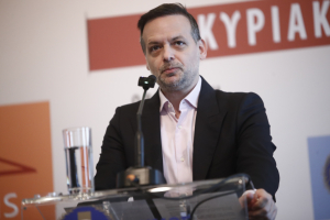 «Τρίπλα» Δούκα για 13ο-14ο μισθό