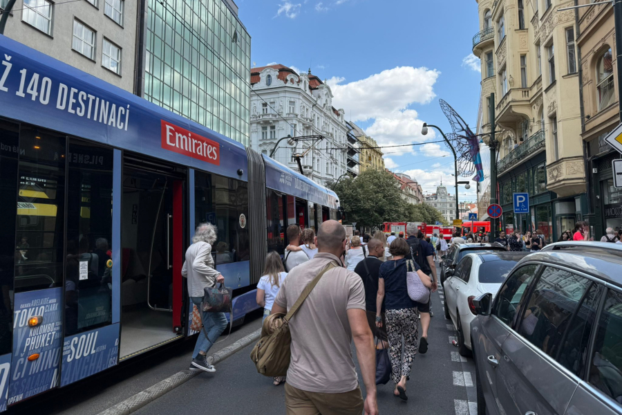 Μπλακάουτ σε πολλές πόλεις της Τσεχίας, ακινητοποιήθηκαν τρένα και μετρό (Εικόνες &amp; Βίντεο)