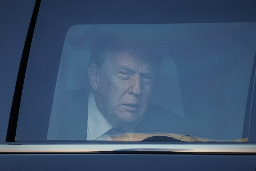 Στο μυαλό του Ντόναλντ Τραμπ που επιχειρεί επίδειξη δύναμης στη σύνοδο κορυφής του ΝΑΤΟ