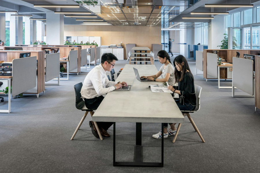 Στην Κίνα άνεργοι νέοι πληρώνουν εταιρείες για προσποιούνται ότι εργάζονται