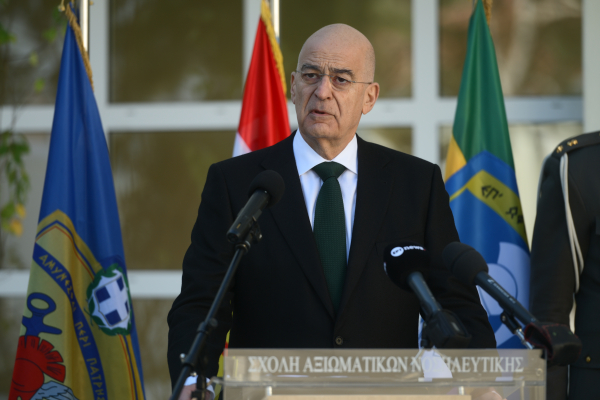 Ο Δένδιας χτυπά δυο φορές - Γιατί θυμίζει ποσοστά 54% και 49% της ΝΔ