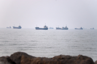 Το Ιράν απειλεί να κλείσει ξανά τα Στενά του Ορμούζ