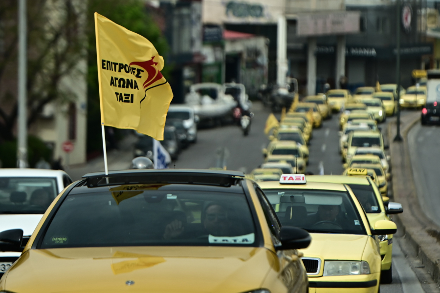 Κυβερνητικό αλαλούμ με τα ταξί, τον Θύμιο και τους λεωφορειόδρομους