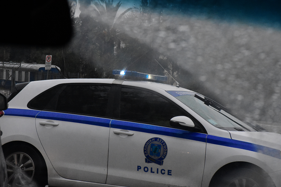 Καλλιθέα: Συνελήφθη 18χρονος που μαχαίρωσε την πρώην σύντροφό του