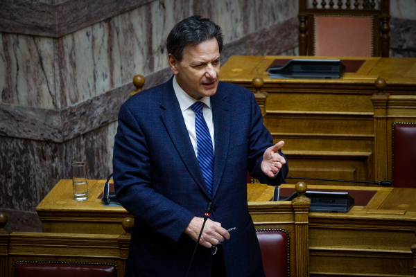 Σκυλακάκης: «Περίπου 100.000 κόκκινα δάνεια έχουν "πρασινίσει"»