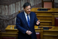 Σκυλακάκης: «Περίπου 100.000 κόκκινα δάνεια έχουν "πρασινίσει"»