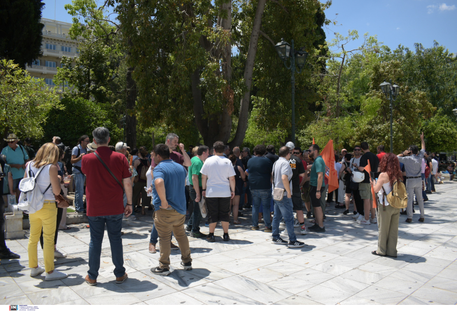 Διαμαρτυρίες έξω από του υπουργείο Οικονομικών για το φορολογικό νομοσχέδιο