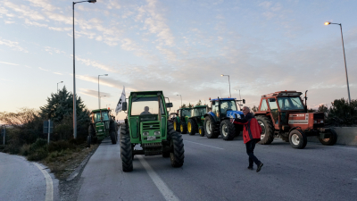 Θεσσαλονίκη: Στις πλατείες των χωριών της ανατολικής πλευράς με τα τρακτέρ τους οι αγρότες