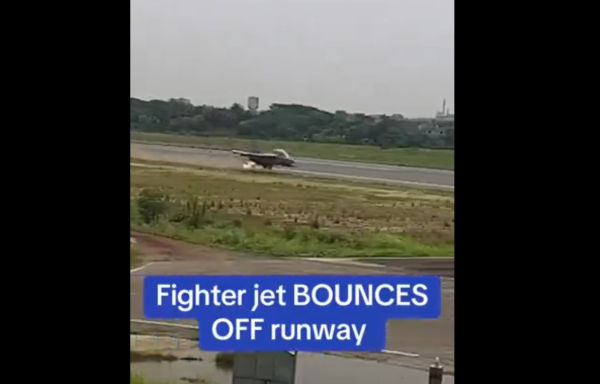 Τρομακτικό δυστύχημα στο Μπανγκλαντές: Συνετρίβη μαχητικό ύστερα από φιλούρα αλα Top Gun