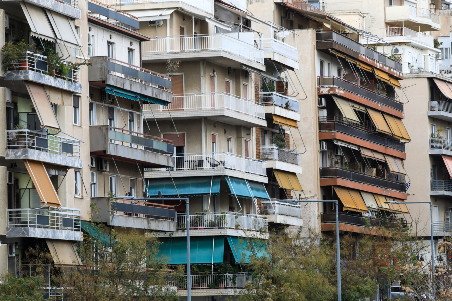 Πέντε χρόνια στο εξωτερικό θα αρκούν για απαλλαγή από τον φόρο στην κινητή περιουσία - Τι προβλέπει διάταξη