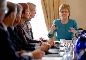 Η Νίκολα Στέρτζον δεν αποκλείει την παραμονή της Σκωτίας στην ΕΕ