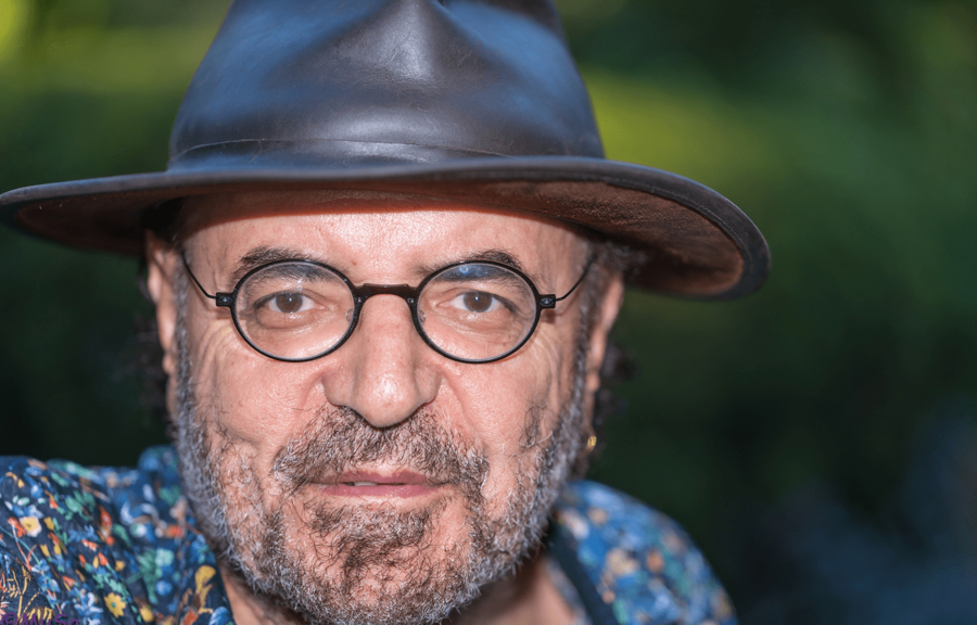 Η Ακαδημία Αθηνών υποδέχεται τον μέντορα του Μπιλ Γκέιτς