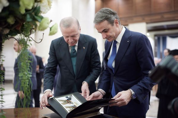 Του χάρισε κομπολόι