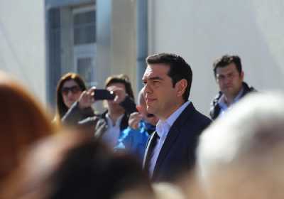 Τσίπρας από Πάρο: Το αεροδρόμιο δεν ανήκει σε καμία κυβέρνηση