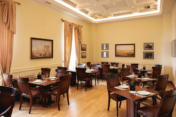 «Ίαμβος»: Το νέο εστιατόριο του Πανεπιστημίου Αθηνών στο ιστορικό κτήριο «Κωστής Παλαμάς»