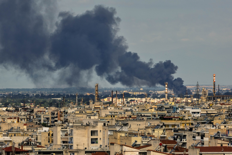 Φωτιά τώρα στη Σίνδο, εστάλη μήνυμα από το 112