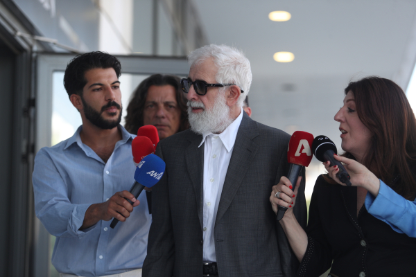 Ελεύθερος με 3ετη φυλάκιση ο Πέτρος Φιλιππίδης - Με οριακή πλειοψηφία η απόφαση