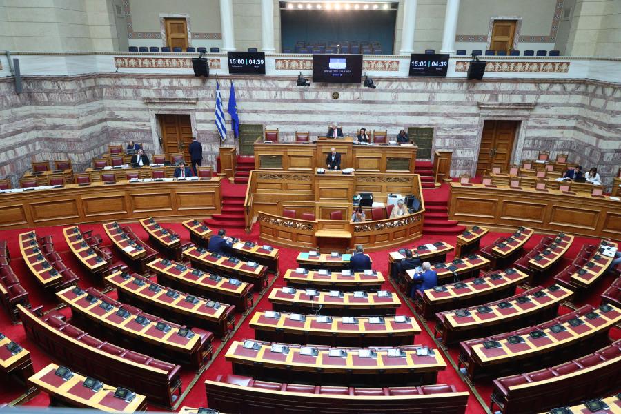 Διλήμματα στην αντιπολίτευση για την Εξεταστική